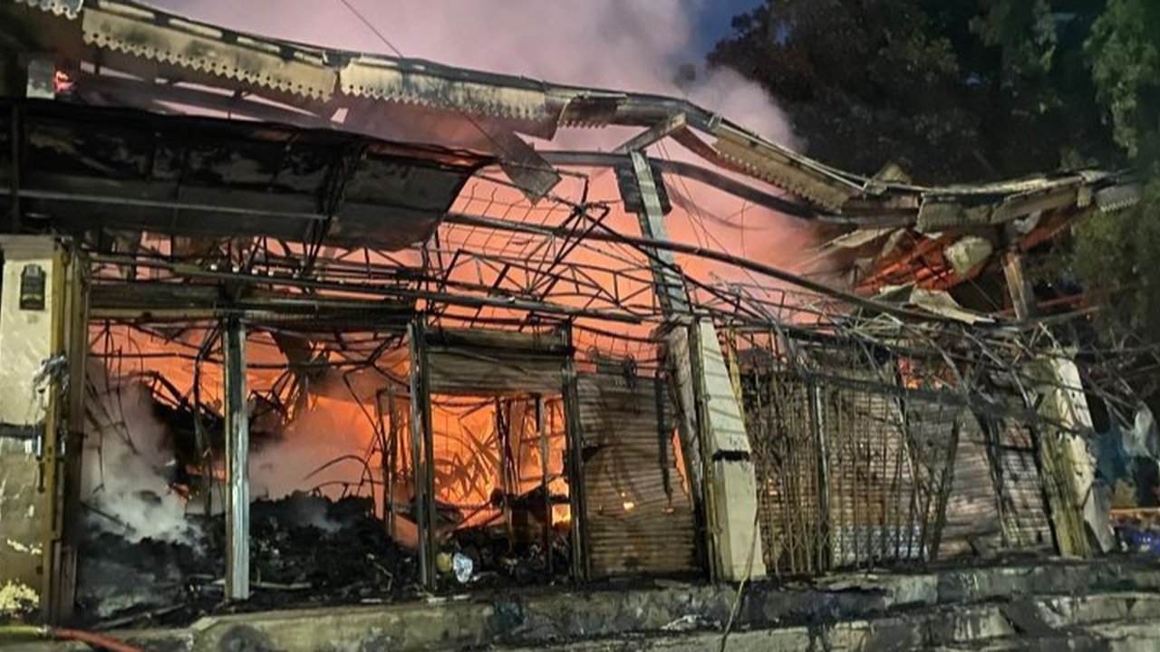 Insiden Kebakaran Pasar Taman Puring di Kebayoran Baru meluluhlantakkan ratusan kios. Apa penyebab dan bagaimana dampak awal tragedi ini?