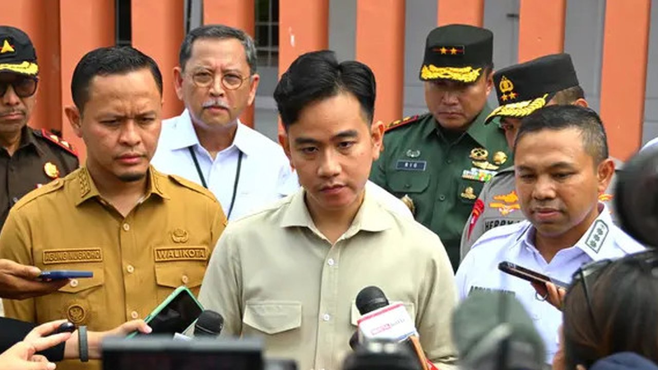 VIDEO: Kode Wapres Gibran Singgung Baju Merah 