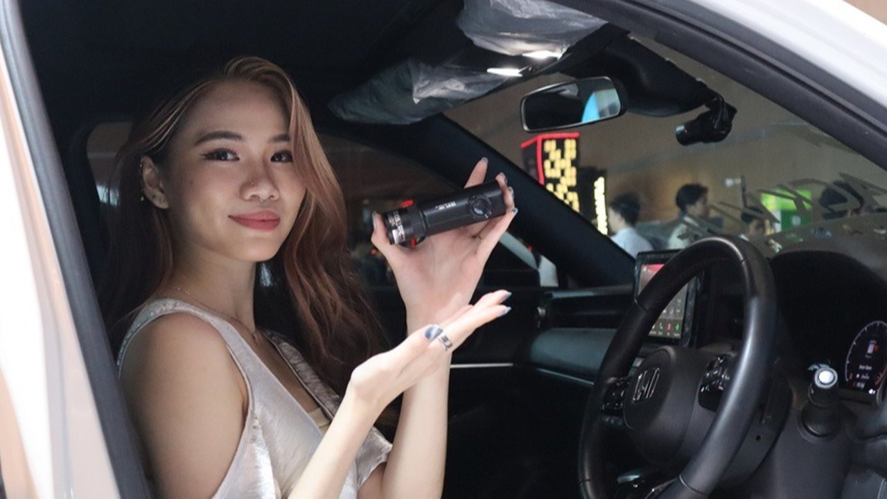 BlackVue ELITE 8: Dashcam Canggih yang Bisa Rekam Warna Meski Gelap Total