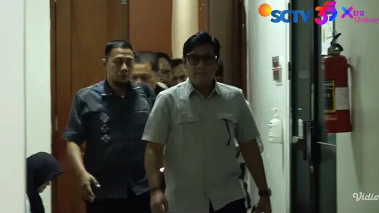 Andre Taulany kembali menggugat cerai sang istri untuk ketiga kalinya pada Rabu (09/04/2025) lalu. Saat ini telah mencapai sidang tahap eksepsi atau pembuktian dari pihak termohon pada Senin