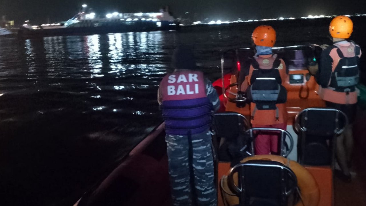 Gunakan Sekoci, 4 Penumpang KMP Tunu Pratama Jaya Ditemukan Selamat