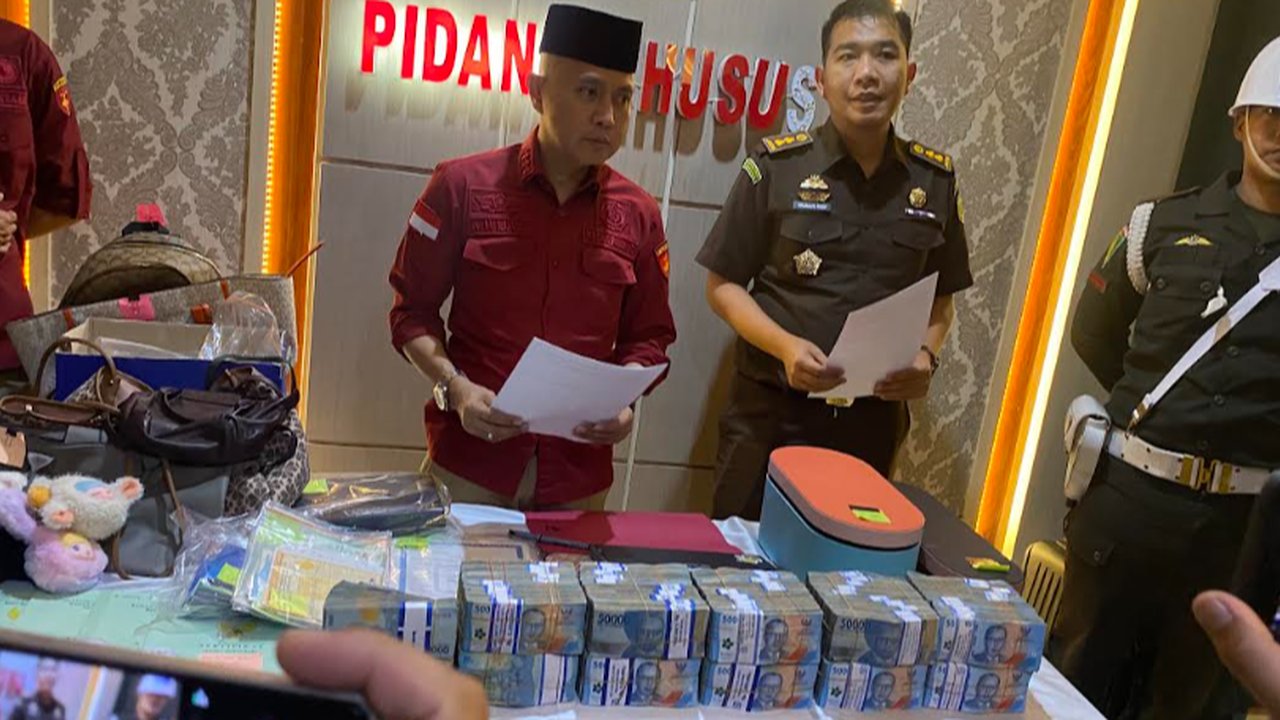 Bank BUMN Cabang Pringsewu Lampung Digeledah Terkait Penyalahgunaan Uang Nasabah, Kerugian Rp17 Miliar