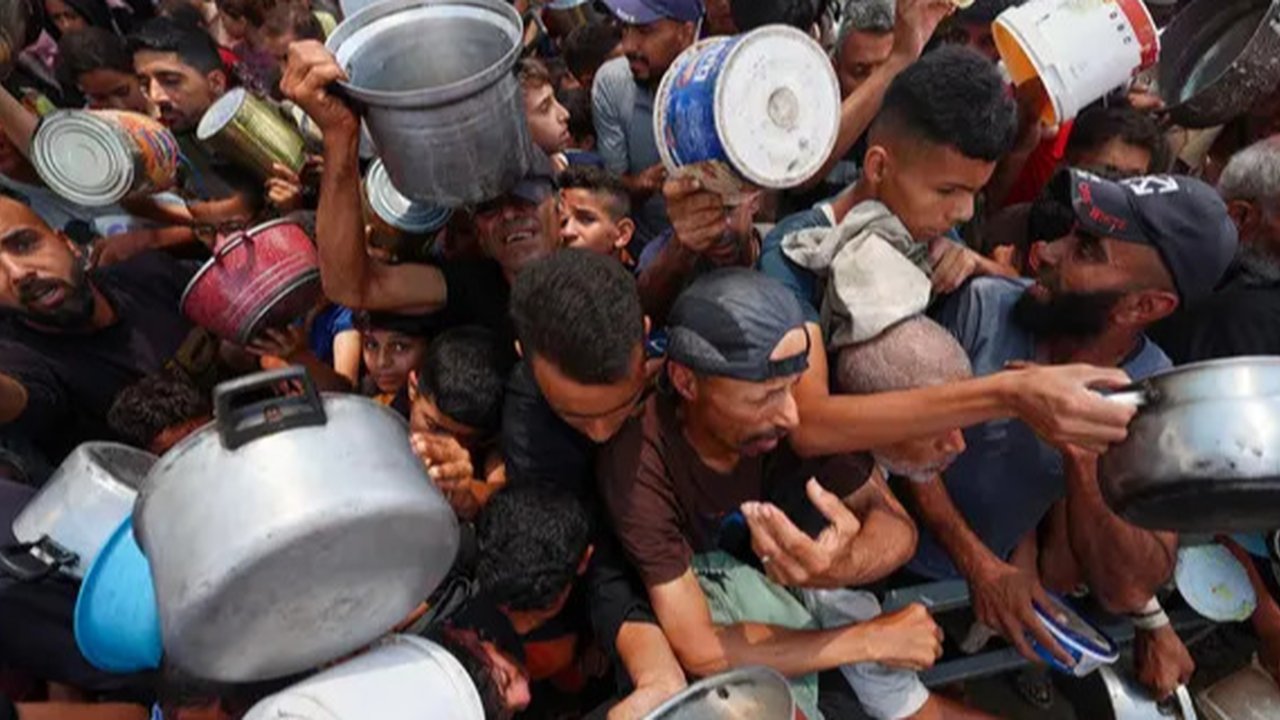 Selain ancaman malanutrisi, Kantor Media Pemerintah Gaza mencatat ada 300 kasus keguguran kandungan di wilayah tersebut karena kelaparan. (Eyad BABA/AFP)