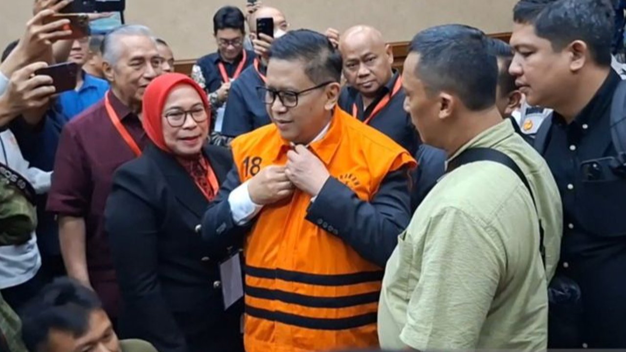 Jaksa KPK Ungkap Surat Tuntutan Hasto Setebal 1.300 Halaman