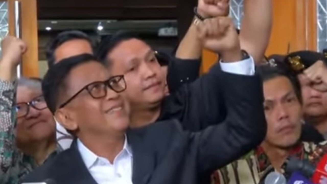 Terdakwa Hasto Kristiyanto saat menjalani sidang lanjutan dengan agenda pembacaan tuntutan terkait kasus dugaan suap pergantian antarwaktu (PAW) untuk anggota DPR Harun Masiku dan perintangan penyidikan di Pengadilan Tipikor, Jakarta, Kamis (3/7/2025).