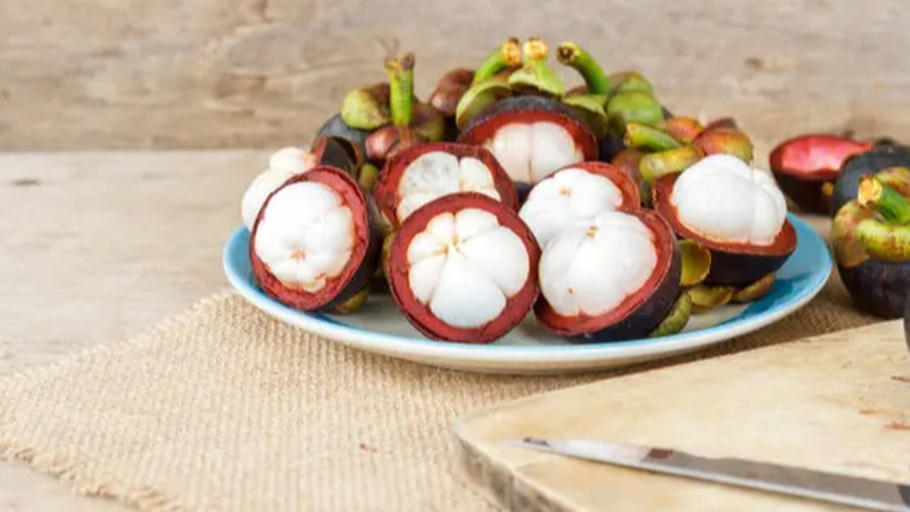 Manfaat Kulit Manggis untuk Kesehatan dan Kecantikan (Sumber: Photo by Free To Use Sounds on Unsplash)