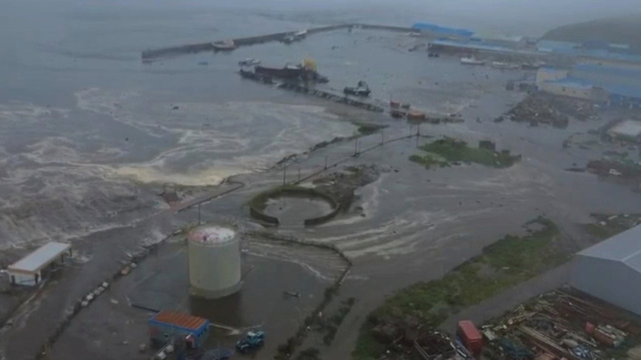 Tsunami Imbas Gempa 8,8 M di Rusia, Warga Honolulu & Jepang Kocar Kacir Jauhi Garis Pantai