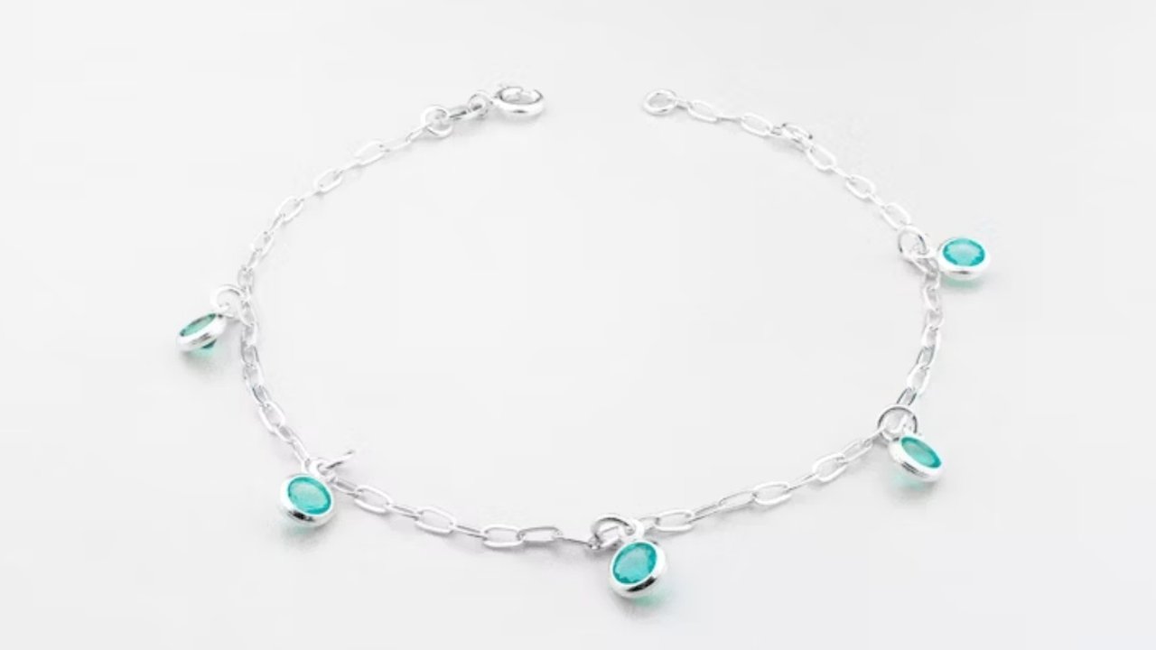 Ilustrasi Gelang Perak dan Emas Putih