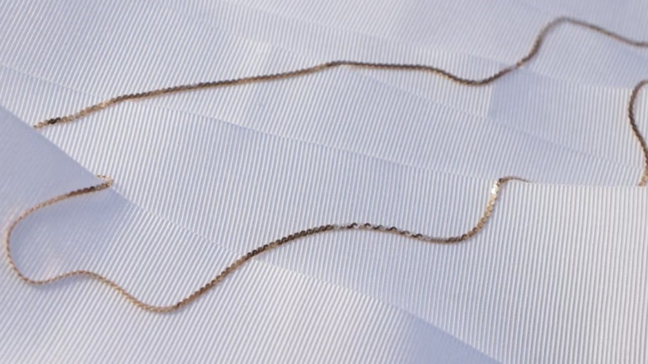 Ilustrasi Kalung Emas
