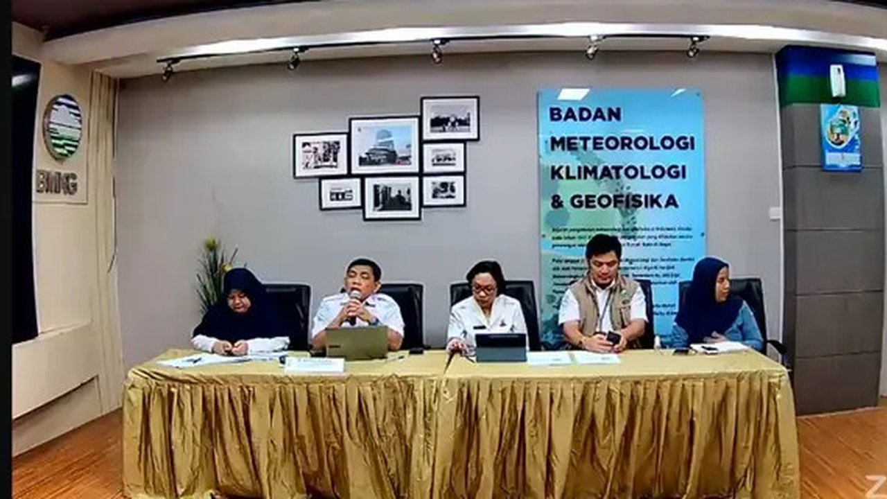 Direktur Gempa Bumi dan Tsunami Badan Meteorologi, Klimatologi, dan Geofisika (BMKG) Daryono pun menyampaikan sejumlah imbauan terhadap potensi tsunami di Indonesia. (YouTube BMKG)