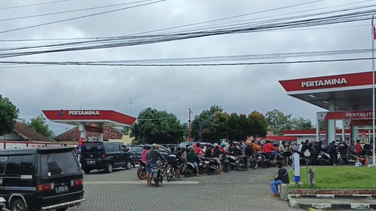 Nestapa Warga Jember Berburu BBM hingga Banyuwangi karena Saking Langkanya