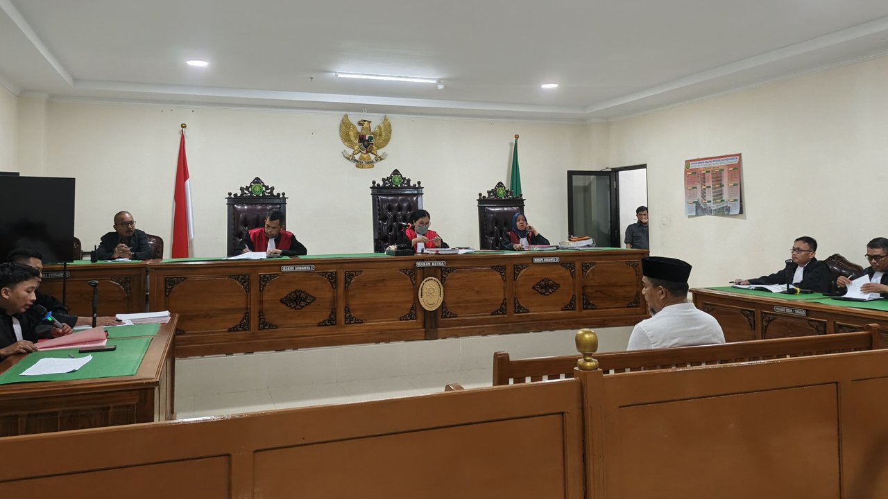Terdakwa Pembuat Pita Pengaman Uang Palsu Dituntut 6 Tahun Penjara dan Denda Rp100 Juta