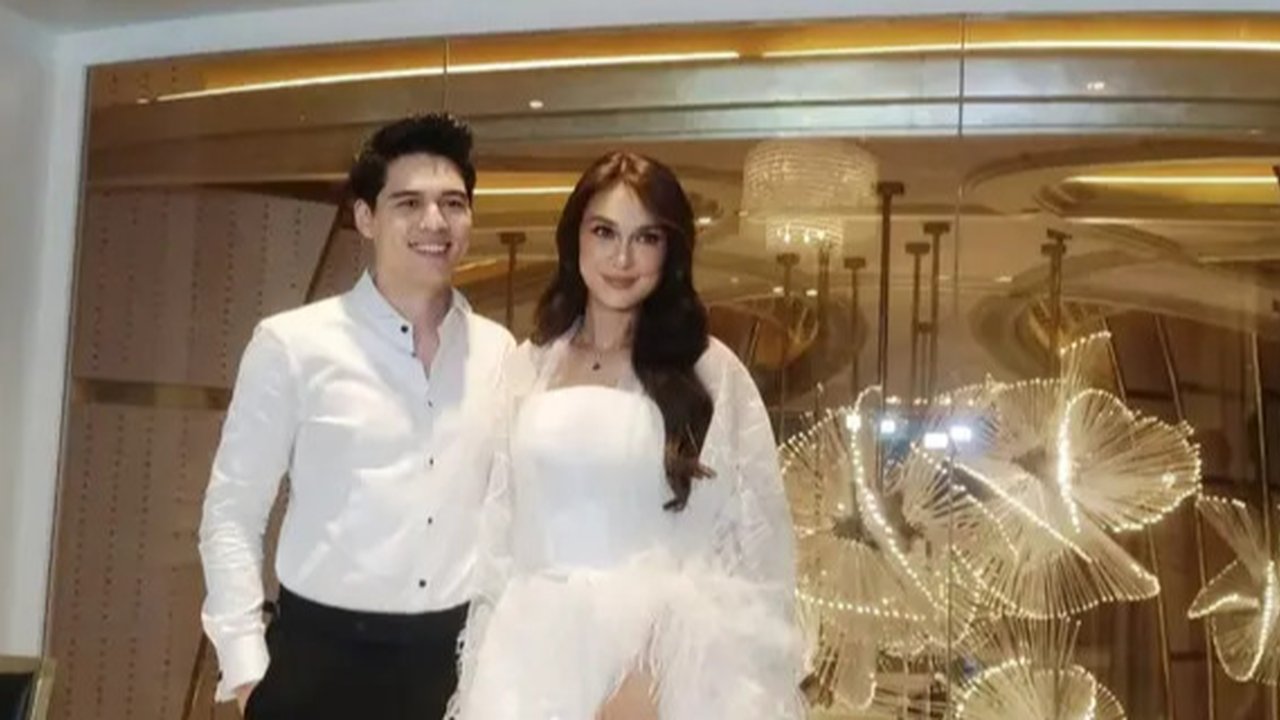 Luna Maya dan Maxime Bouttier menggelar resepsi kedua pernikahan kedua mereka di Jakarta, Rabu (30/7/2025). Sheila on 7 bakal manggung di sana.