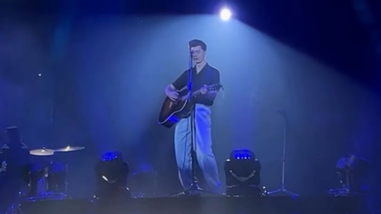 Elliot James Reay Tutup Panggung FuntaZtic.ly by BRI 2025