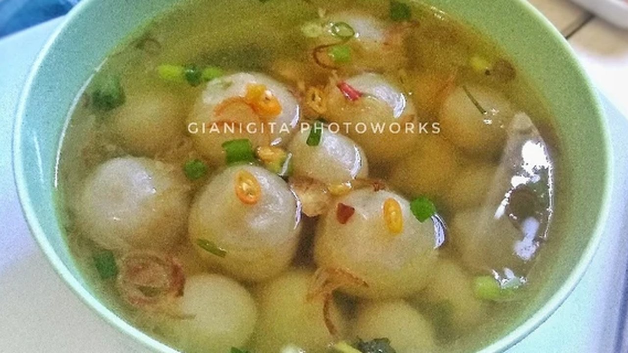 Ilustrasi Kuah Bakso Aci