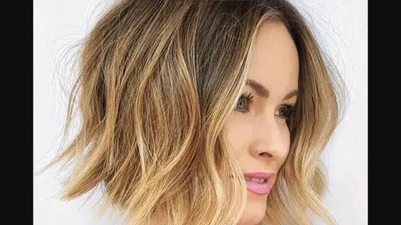 Model Rambut Korea Bergelombang untuk Rambut Pendek (Foto: myglamm.com)