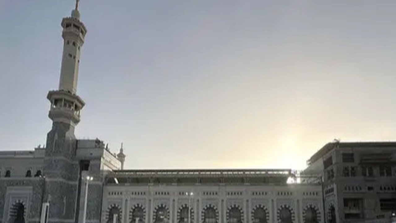 Puncak haji akan dimulai dengan pemberangkatan jemaah haji ke Arafah pada 8 Zulhijjah 1446 Hijriah atau bertepatan dengan 4 Juni 2025. (Foto oleh AFP)