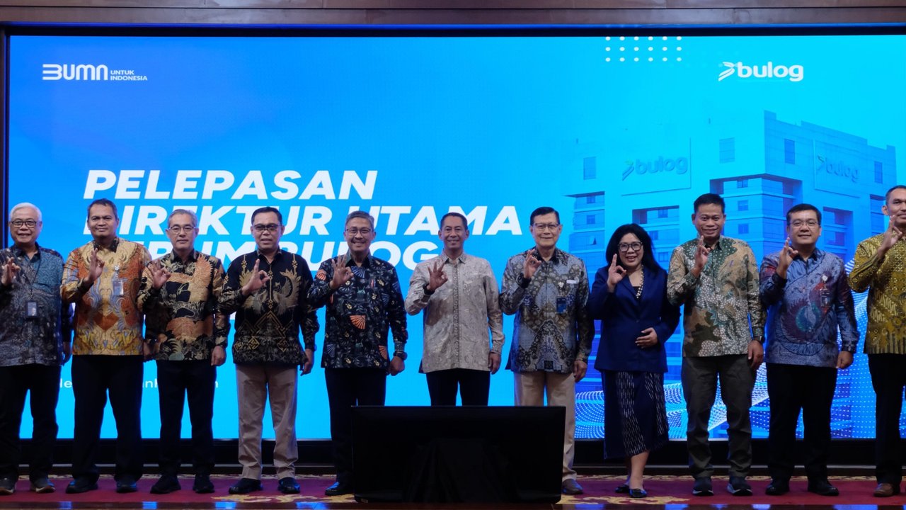 Menteri BUMN memutuskan mengakhiri masa penugasan dan pengabdian Novi Helmy Prasetya sebagai Direktur Utama Perum Bulog dan kembali melanjutkan karir dan Pengabdian di TNI. (Dok Bulog)