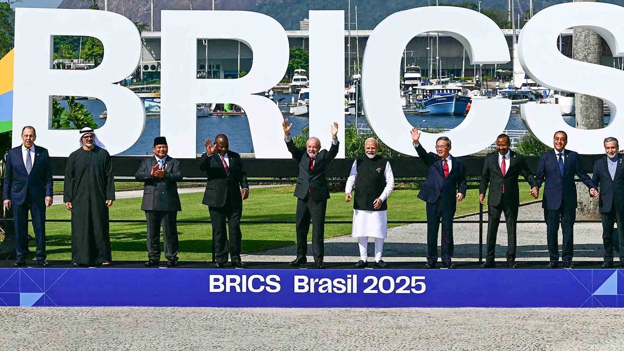 Presiden Indonesia Prabowo Subianto saat menghadiri sesi pleno pertama KTT BRICS di Rio de Janeiro, Brasil, (06/07/2025).  
AFP/ Mauro Pimentel