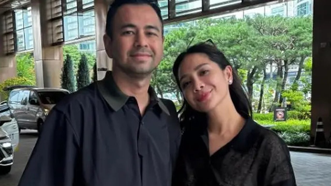 Padu Padan Kemeja Hitam ala Nagita Slavina Saat Nonton Konser Blackpink/Instagram/raffinagita1717