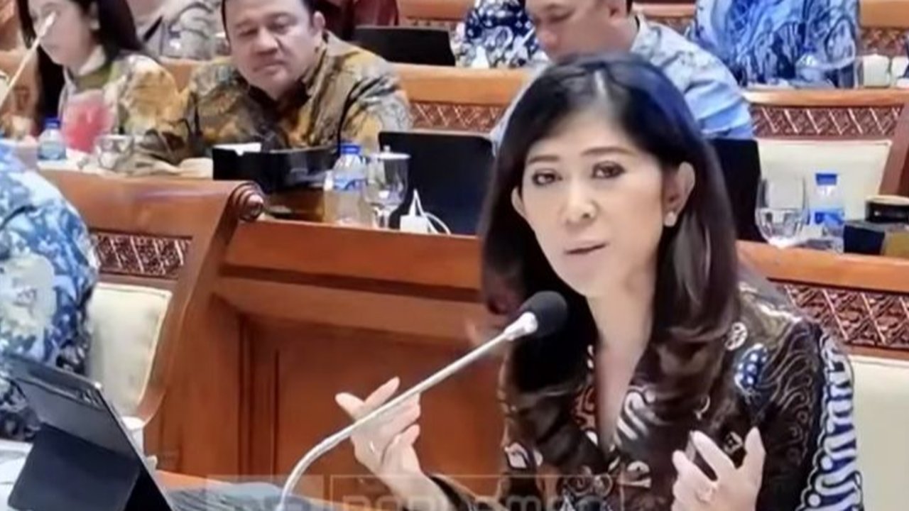 VIDEO: Anggota Komisi I DPR Depan Menteri Komdigi 
