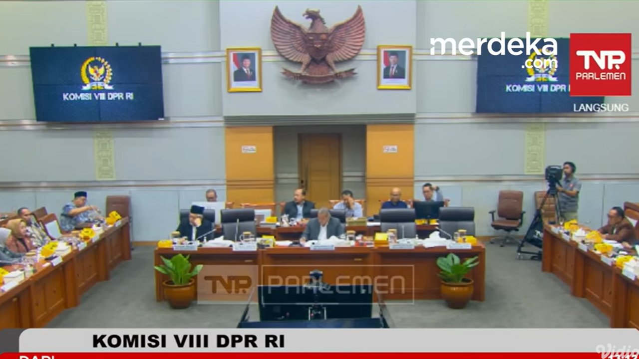 VIDEO: DPR Protes ke Mensos, Calon Penerima Bansos Punya Identitas Sama Tapi Orang Beda