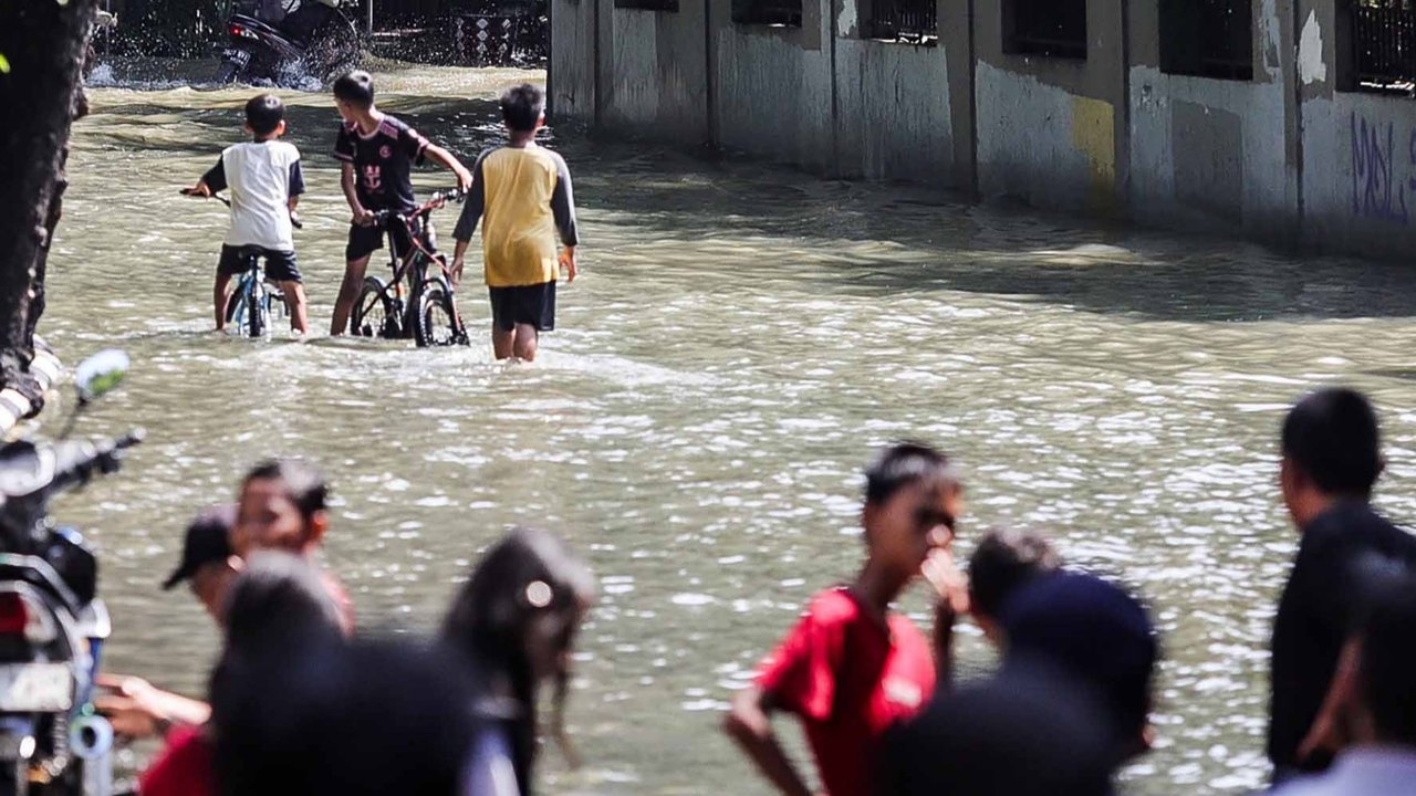 Jakarta Dikepung Banjir, Berapa Total Pompa Air Milik Pemprov?