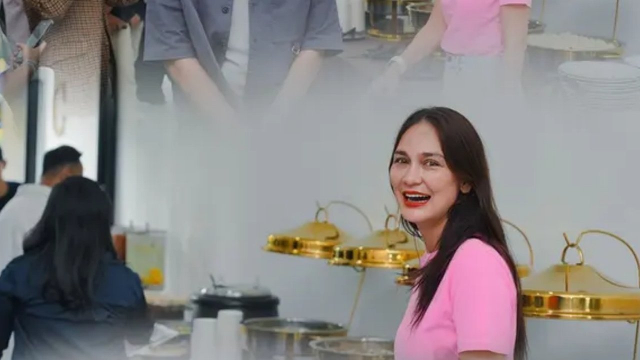 Model Kaus Pink Cantik Luna Maya