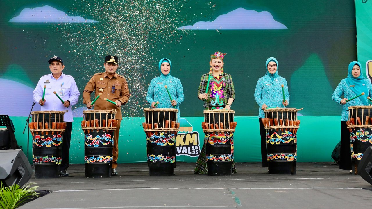Tri Tito Resmi Buka Pameran Festival UMKM 2025 dan Pemeriksaan Kesehatan Gratis