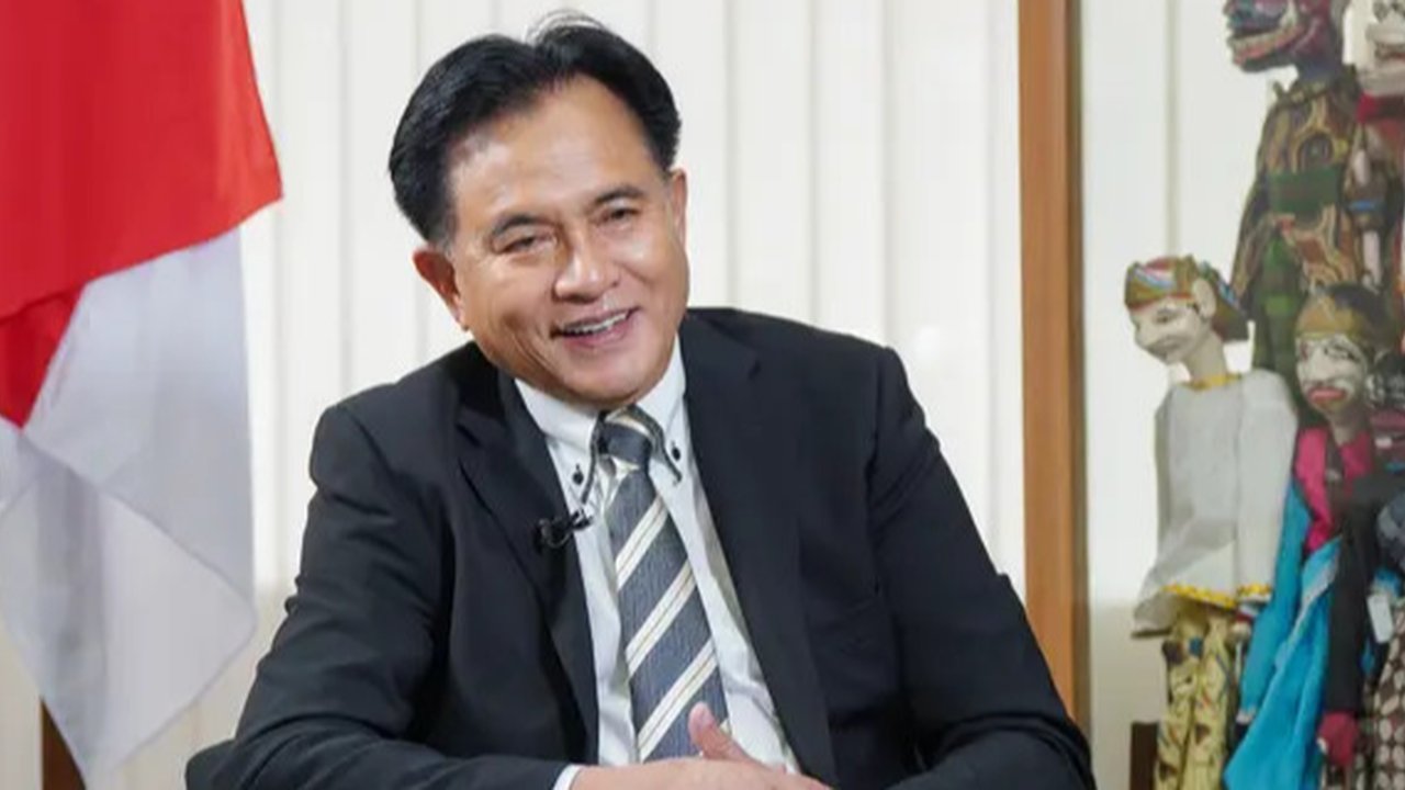 VIDEO: Yusril Blak-blakan Prabowo Perintahkan Gibran Pindah Kerja Ke Papua 