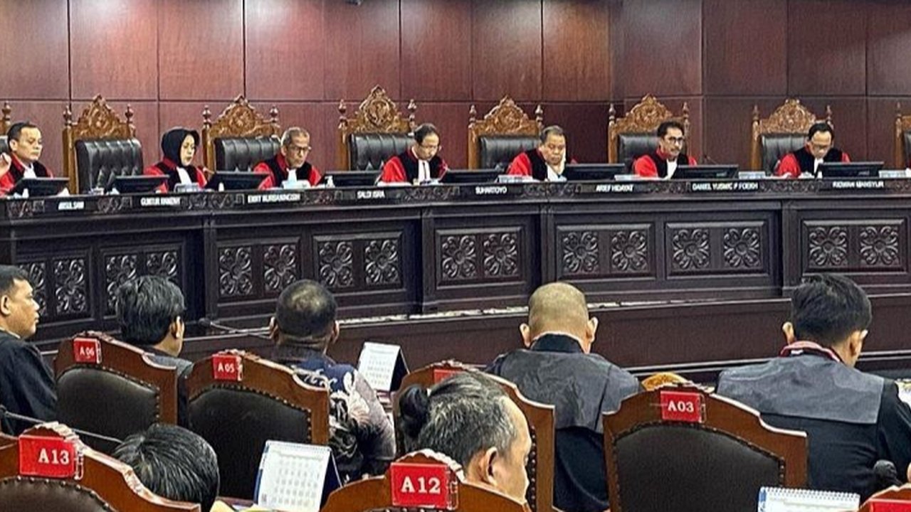 Institute for Criminal Justice Reform (ICJR) mendesak peninjauan UU ITE dan KUHP pasca beberapa putusan Mahkamah Konstitusi terkait kebebasan berekspresi, terutama pasal-pasal yang mengatur penghinaan dan hoaks.