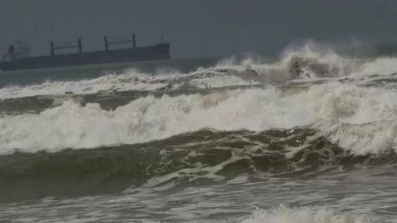 Direktur Gempa Bumi dan Tsunami Badan Meteorologi, Klimatologi, dan Geofisika (BMKG) Daryono pun menyampaikan sejumlah imbauan terhadap potensi tsunami di Indonesia. (YouTube BMKG)