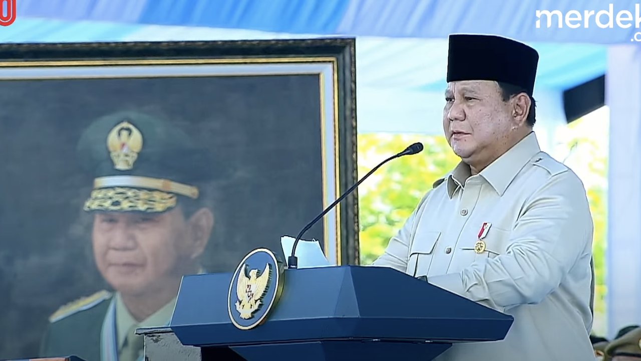 Presiden Prabowo Peringatkan Komandan TNI untuk membina prajurit dengan keras namun tanpa kekejaman, menyusul kasus kematian Prada Lucky. Apa pesan lengkapnya?