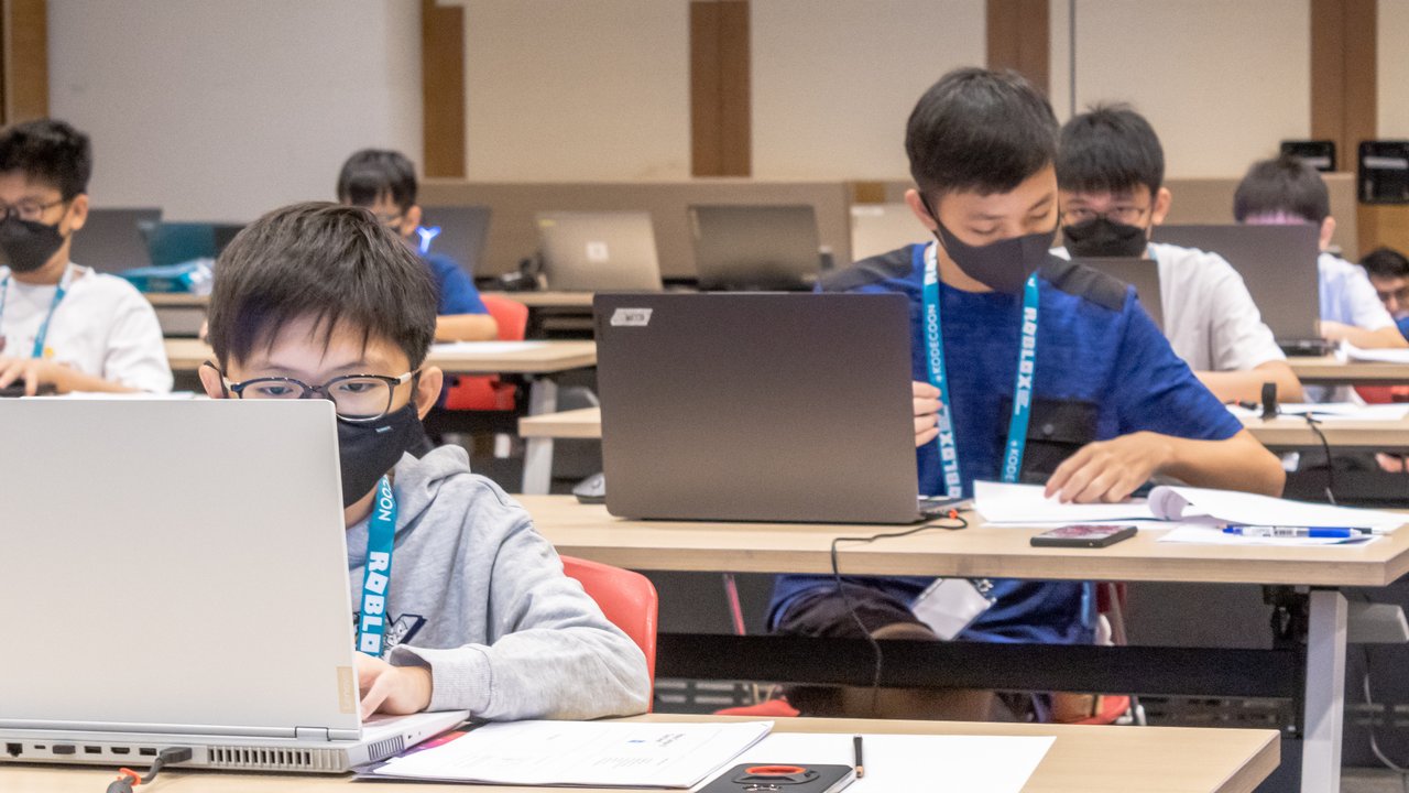 Anak Driver Ojol Dapat Beasiswa Pendidikan Teknologi, Belajar Coding HIngga Matematika