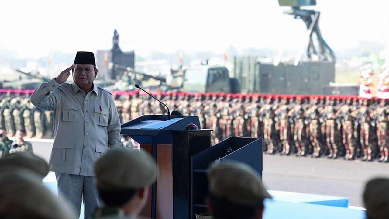 VIDEO: Adab Prabowo Hormat Putar Badan, Jiwa Bergetar Depan Ribuan Pasukan & Purnawirawan TNI