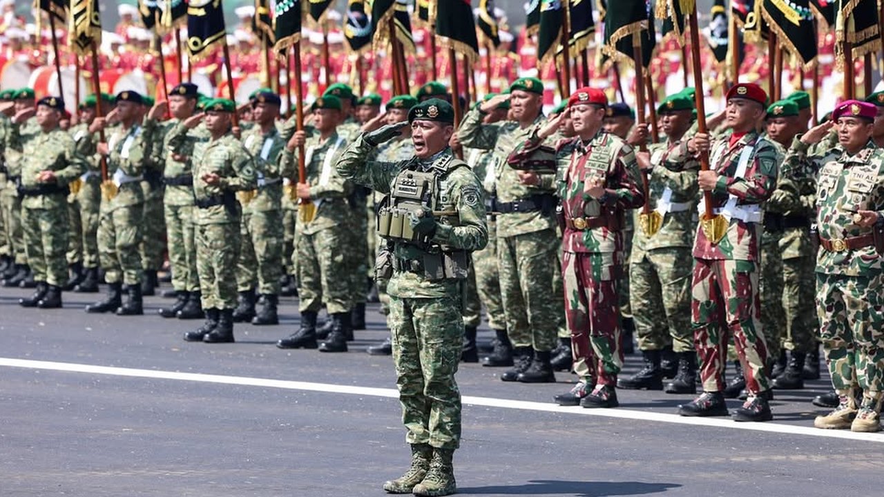 VIDEO: Profil Pangkostrad Letjen TNI Fadjar, Eks Ajudan Jokowi Dipuji Probowo Depan Panglima