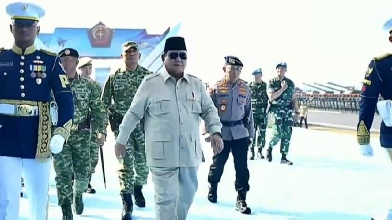 VIDEO: Beda Sikap Prabowo dan Gibran Depan AHY - Puan dan Jenderal TNI di Upacara Militer