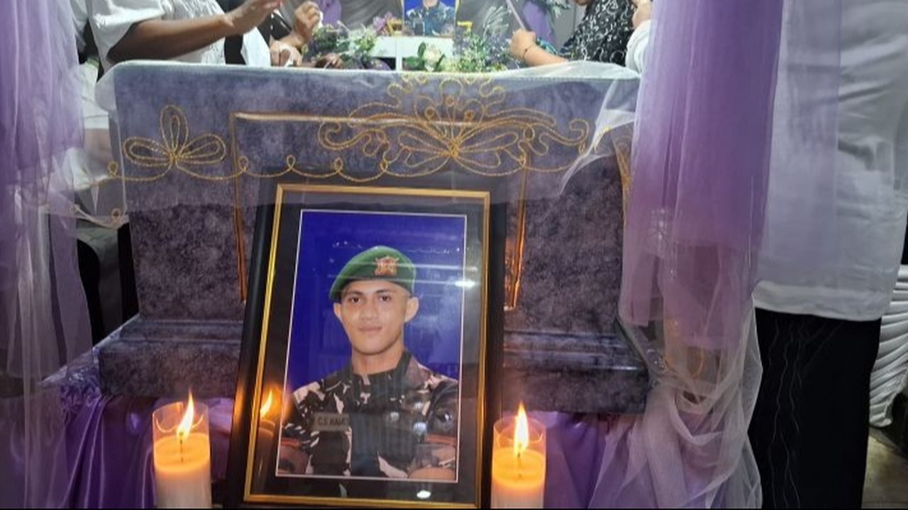 Prada Lucky Namo (23), prajurit TNI di NTT akhirnya meninggal dunia setelah dirawat secara intensif selama empat hari di rumah sakit usai diduga mendapat penganiayaan berat dari seniornya.
