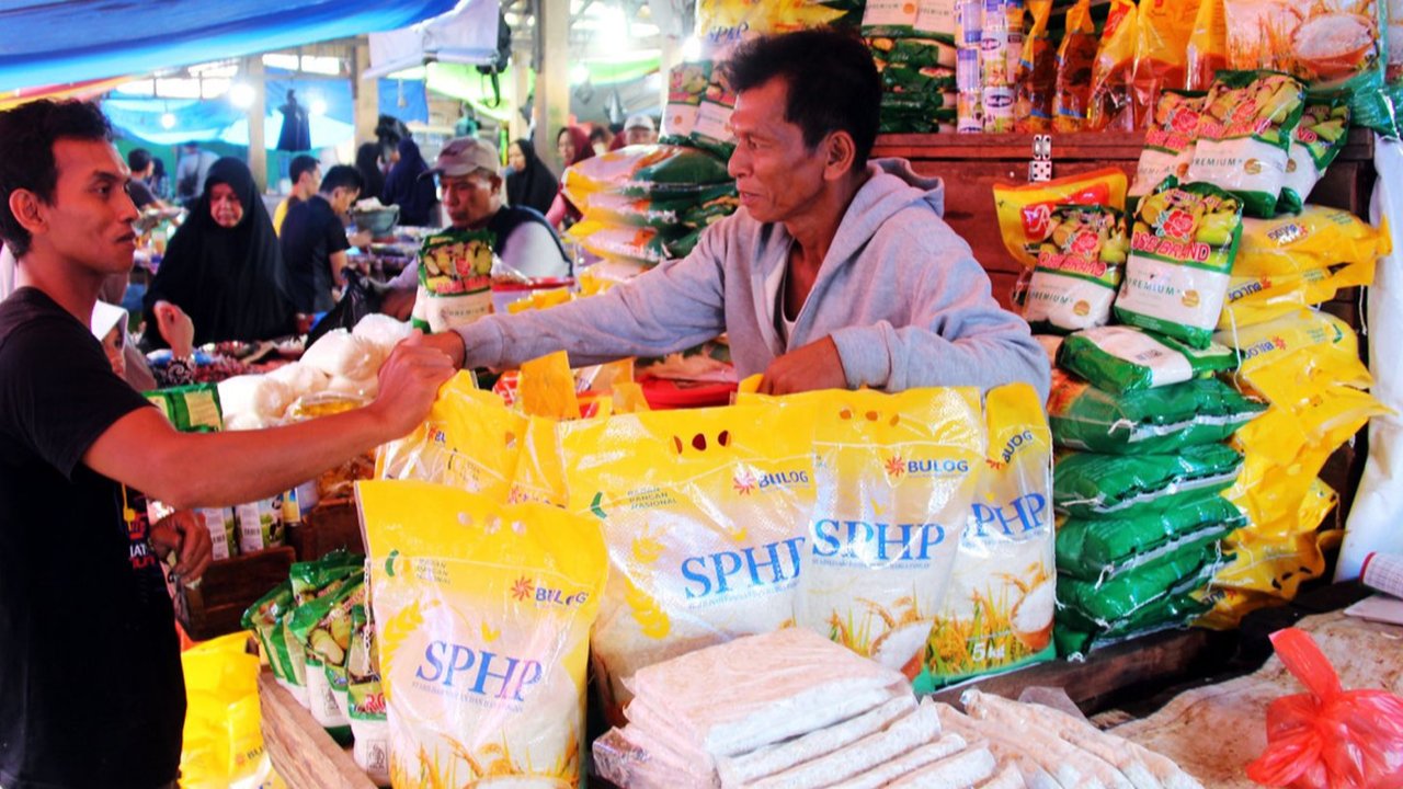 Polda Jabar Siapkan 10 Ton Beras Murah Jelang HUT RI ke-80, Beras SPHP Dijual Rp11.000 per Kg