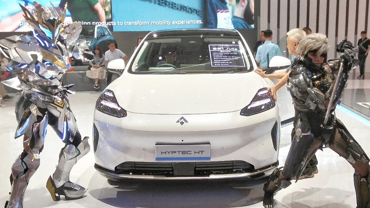 Dari Private Jet ke Jalanan: HYPTEC HT, Mobil Listrik Mewah Impian Keluarga Indonesia