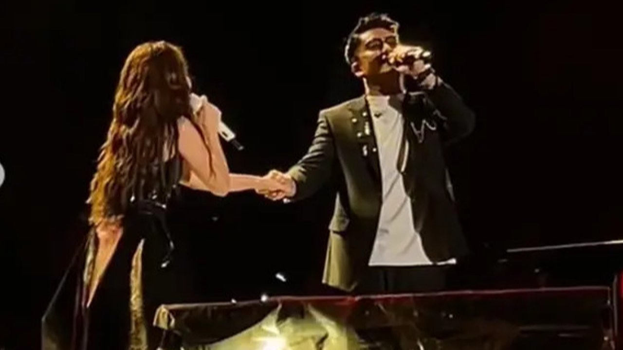 Potret duet Ayu Ting Ting dan Boy William di konser 'Dangdut Dangdutan' Depok. [IG: @boywilliam17]