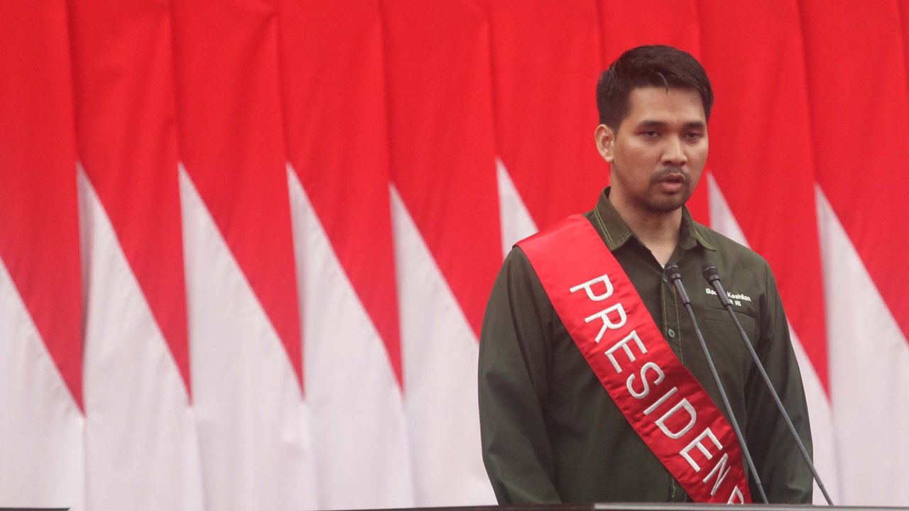 Pegawai melakukan gladi kotor persiapan pidato presiden di Kompleks Parlemen, Senayan, Jakarta, Rabu (13/8/2025).