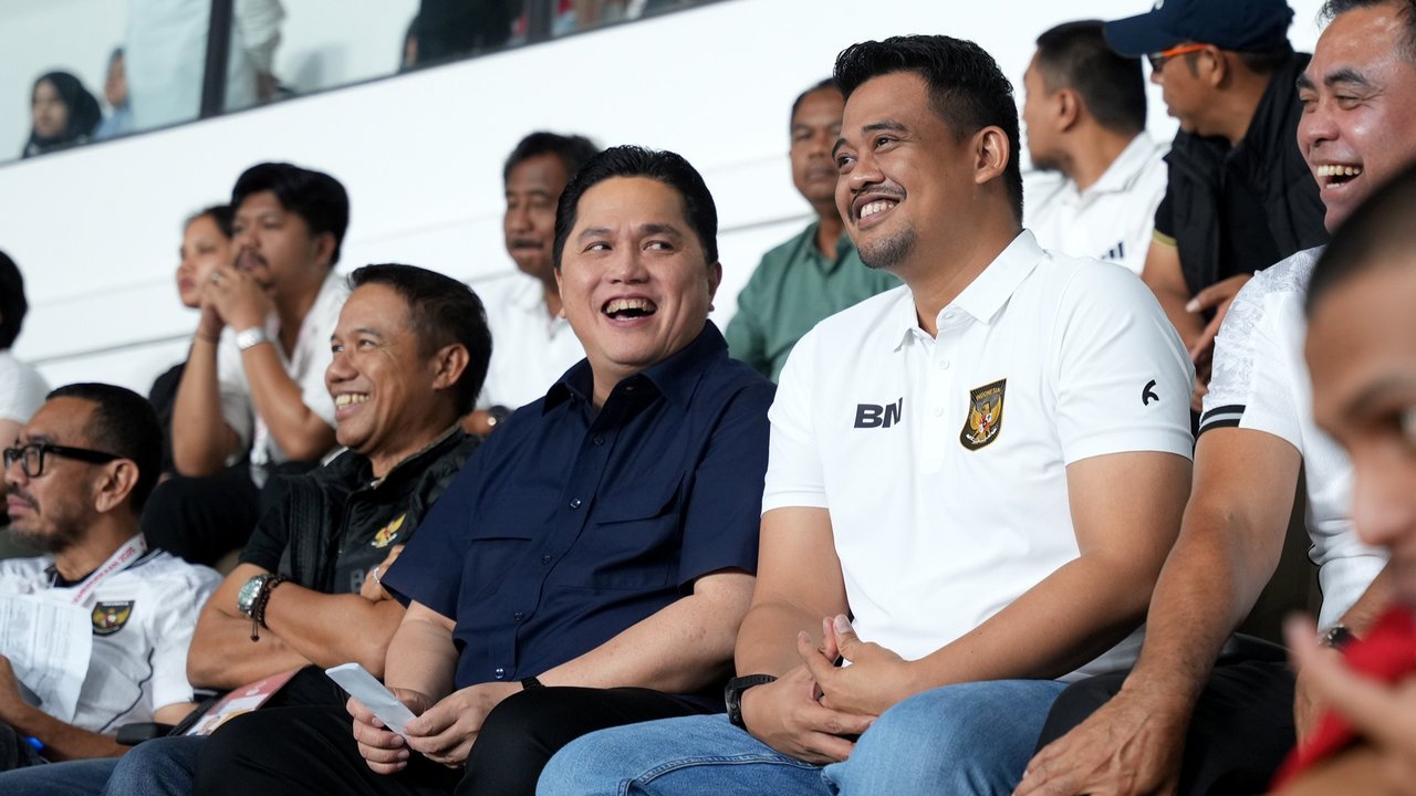 Gubernur Sumut Muhammad Bobby Afif Nasution dan Ketua Umum PSSI Erick Thohir Nonton Laga Perdana Timnas U-17 di Stadion Utama Sumatera Utara.