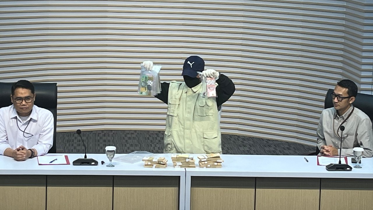 Kasus Suap Inhutani V, KPK Sita Mobil hingga Dolar Singapura Rp2,3 Miliar