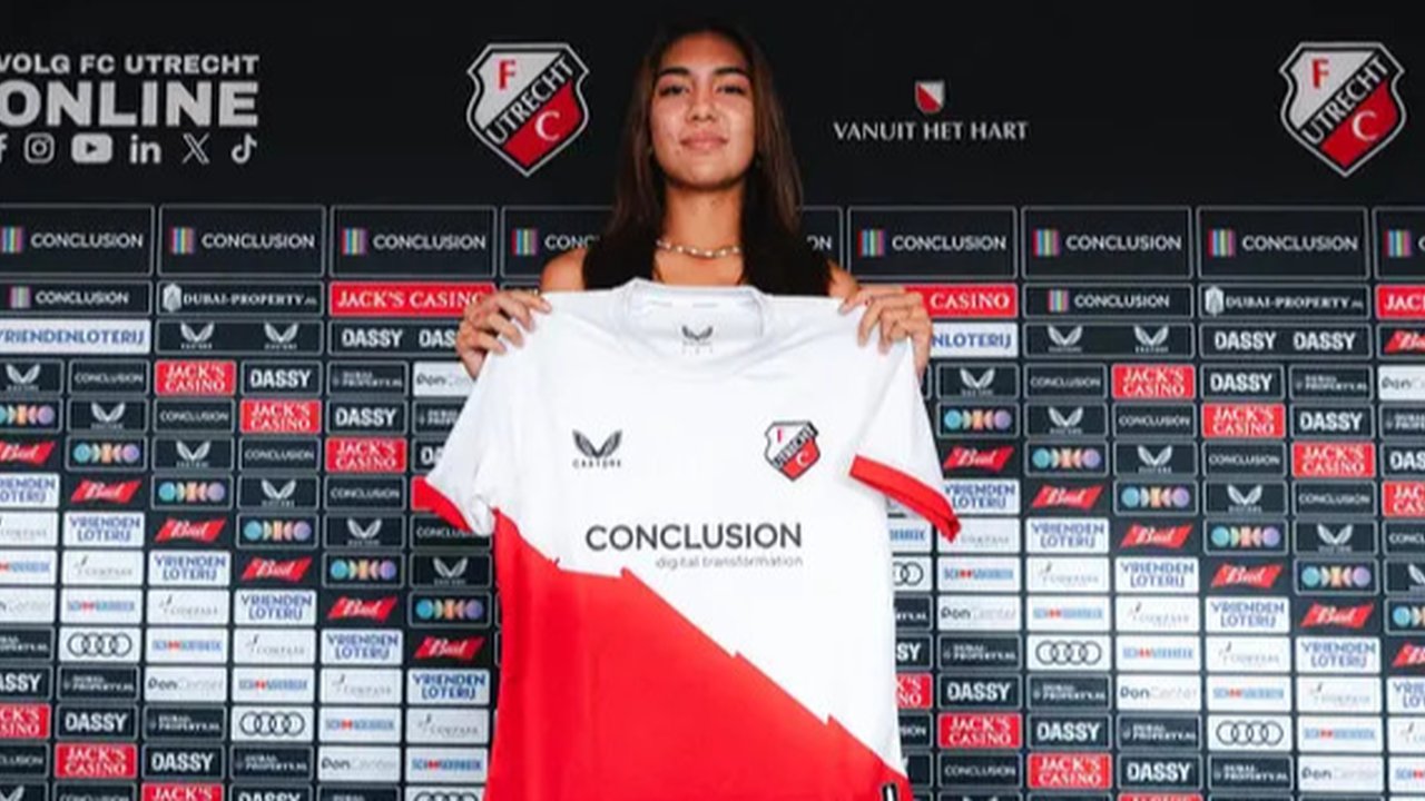 Striker Timnas Indonesia Putri, Claudia Scheunemann, bergabung dengan FC Utrecht Vrouwen di Belanda. (Bola.com/Dok.FC Utrecht/Ario Yosia)  