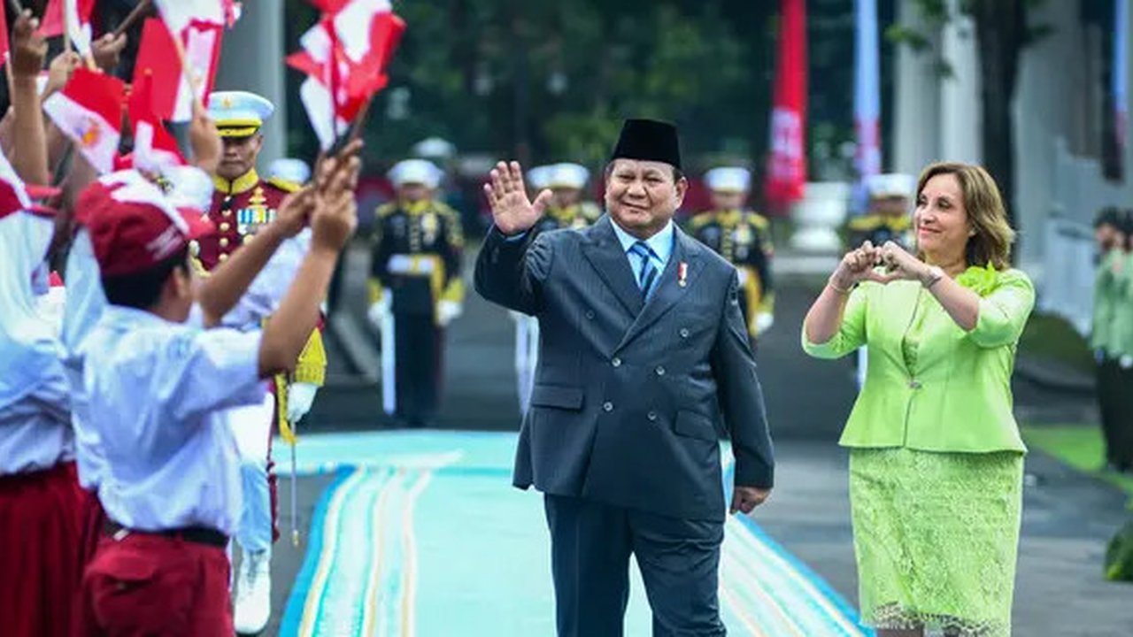 Presiden Republik Indonesia Prabowo Subianto dan Presiden Republik Peru Dina Ercilia Boluarte Zegarra di Istana Merdeka, Jakarta, pada Senin (11/8/2025). (Dok. BPMI Setpres)