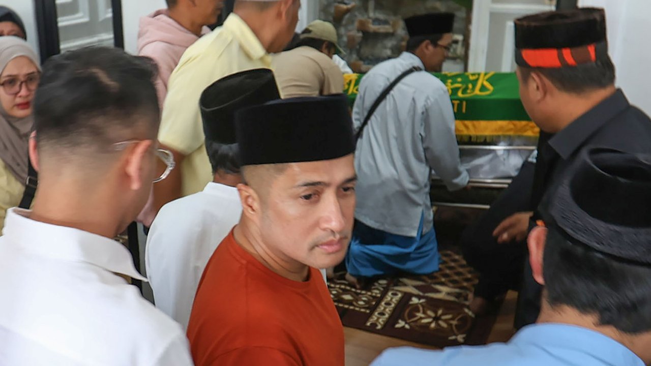 Deretan Teman Artis Datang ke Rumah Duka Mpok Alpa, Ada Raffi Ahmad Hingga Wendi Cagur