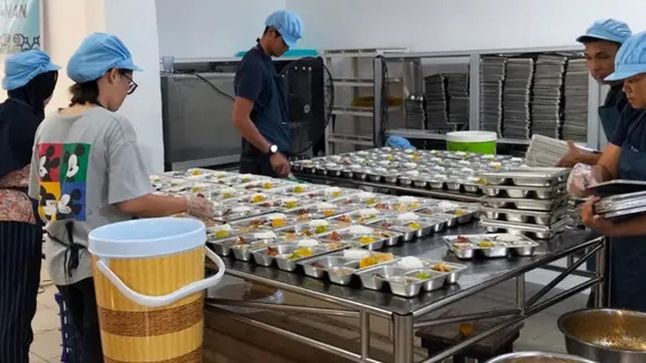 Fantastis, Anggaran MBG 2026 Sentuh Rp355 Triliun