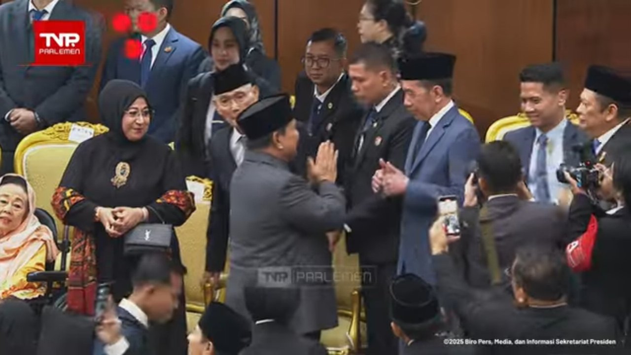 Dua jempol jokowi buat Prabowo