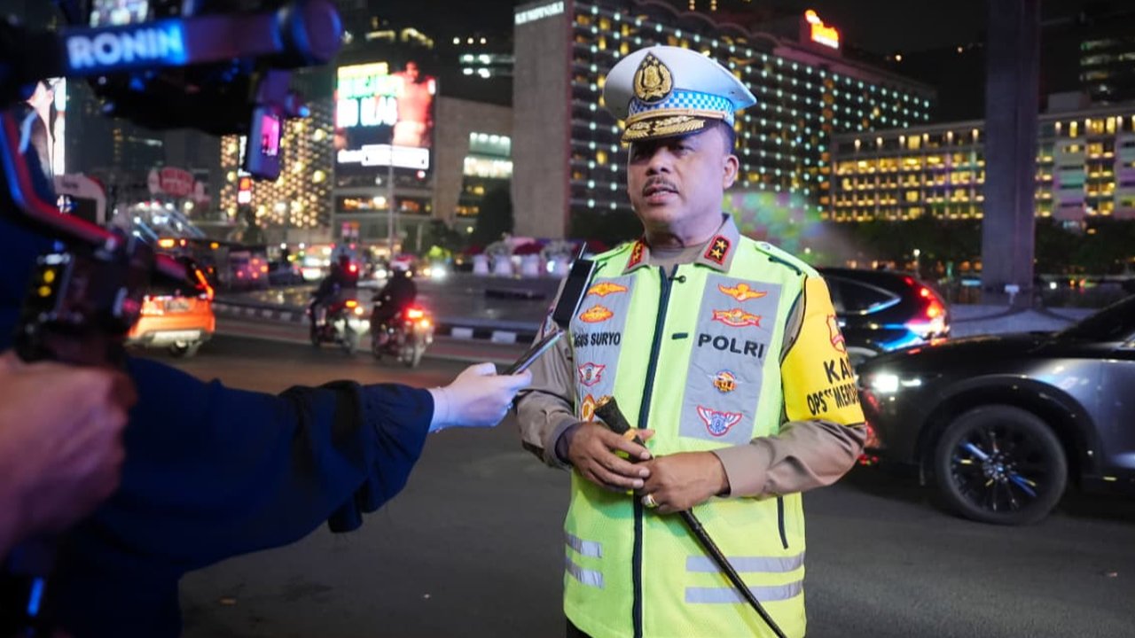 Kakorlantas Patroli Jelang HUT ke-80 Kemerdekaan RI: Polantas Menyapa Hadir Dengan Senyum